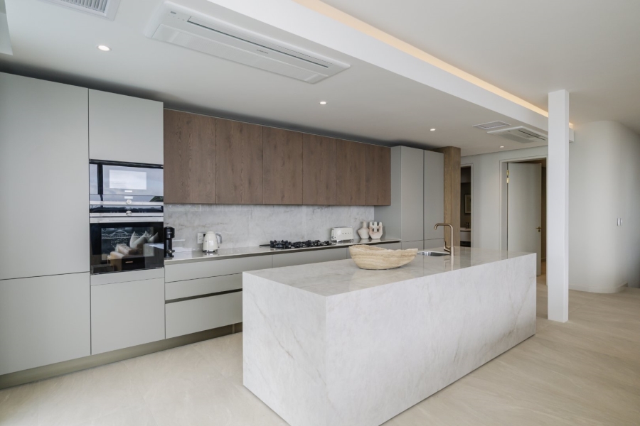 4 Bedroom Property for Sale in Fresnaye Western Cape